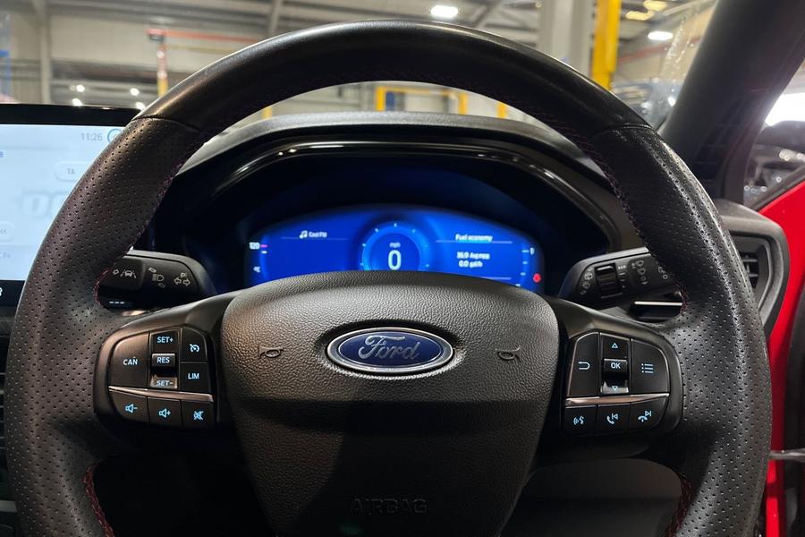 Ford FOCUS Photo autoimg-0a227c1374a0b6ee022bf3d27e4a7e7845884735.jpg