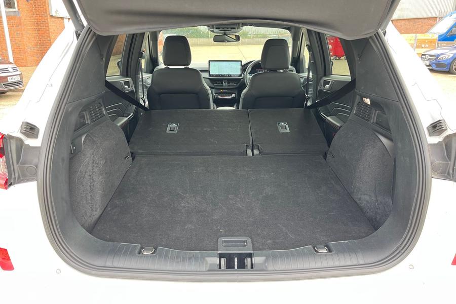 Ford Kuga Photo autoimg-0a28acc2fa10458a0f1bfebd7ed582d13c6bfbc2.jpg