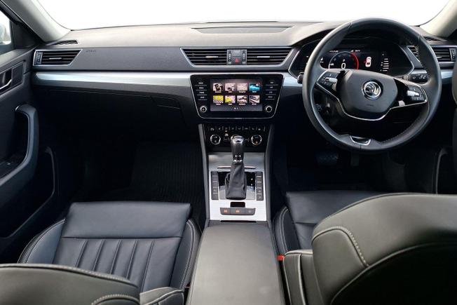 ŠKODA Superb Photo 10