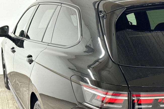 VOLKSWAGEN Passat Photo 26