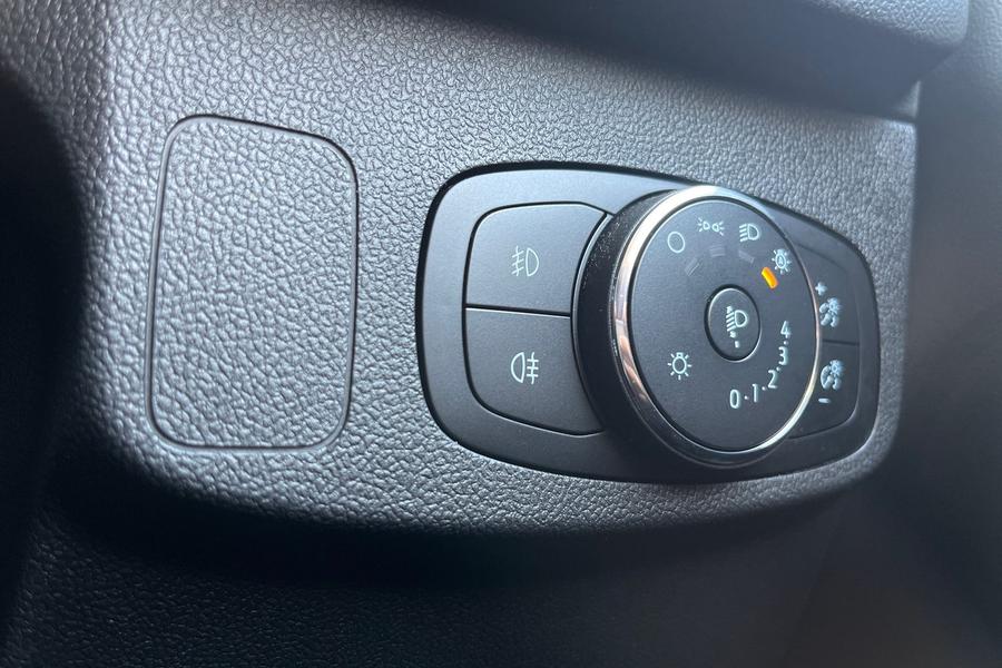 Ford FOCUS Photo autoimg-0a30dad9edc402fb88ca47c3829989a16f28eea1.jpg