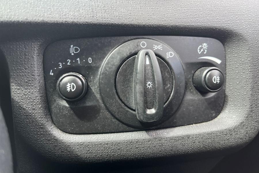 Ford Fiesta Photo autoimg-0a33e9aae5878fc7a4ea3dbfeb76fc9bf26ff888.jpg