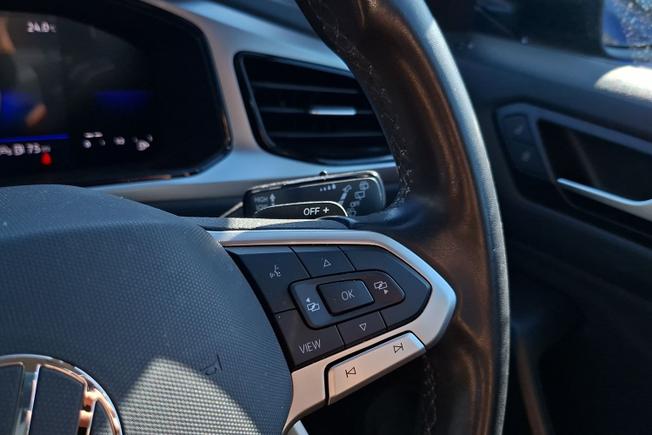 VOLKSWAGEN T-Roc Photo 17