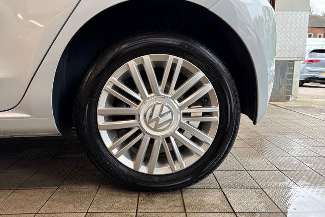 Volkswagen up! Photo 5