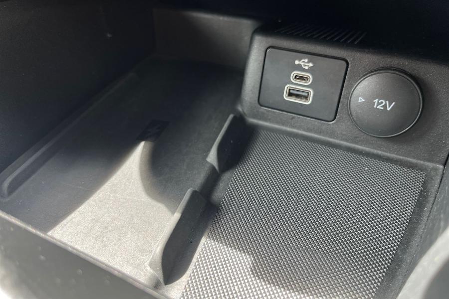 Ford Kuga Photo autoimg-0a3dc8bb3b32cfbfd943bc519b2ef08a839c5ca6.jpg
