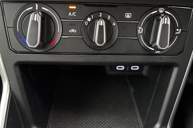 VOLKSWAGEN Polo Photo 22