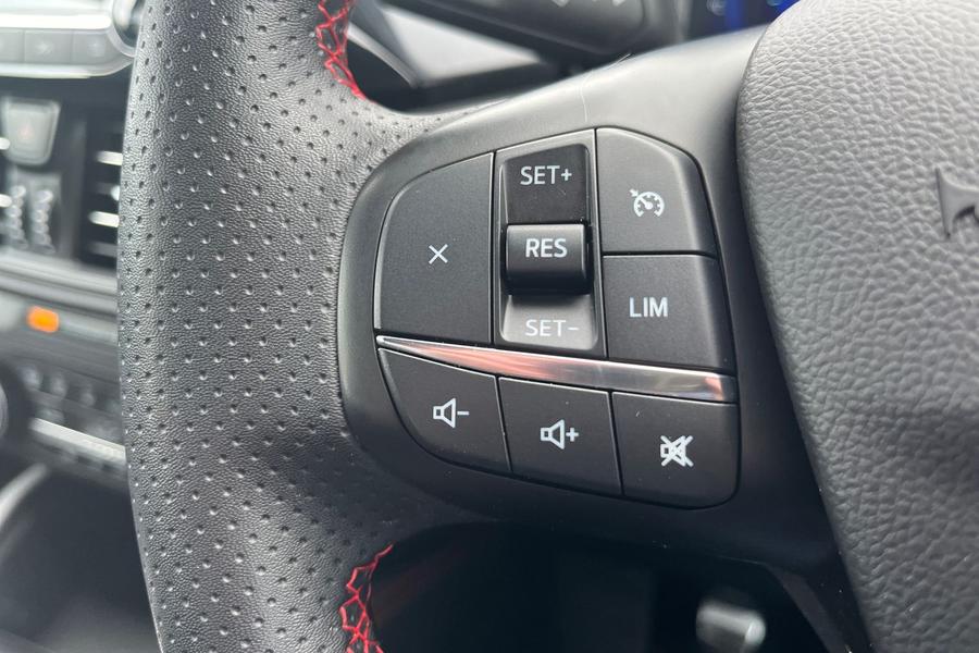 Ford KUGA Photo autoimg-0a402cdaaa28c32bd84820f6b408fd8e68f15b6c.jpg