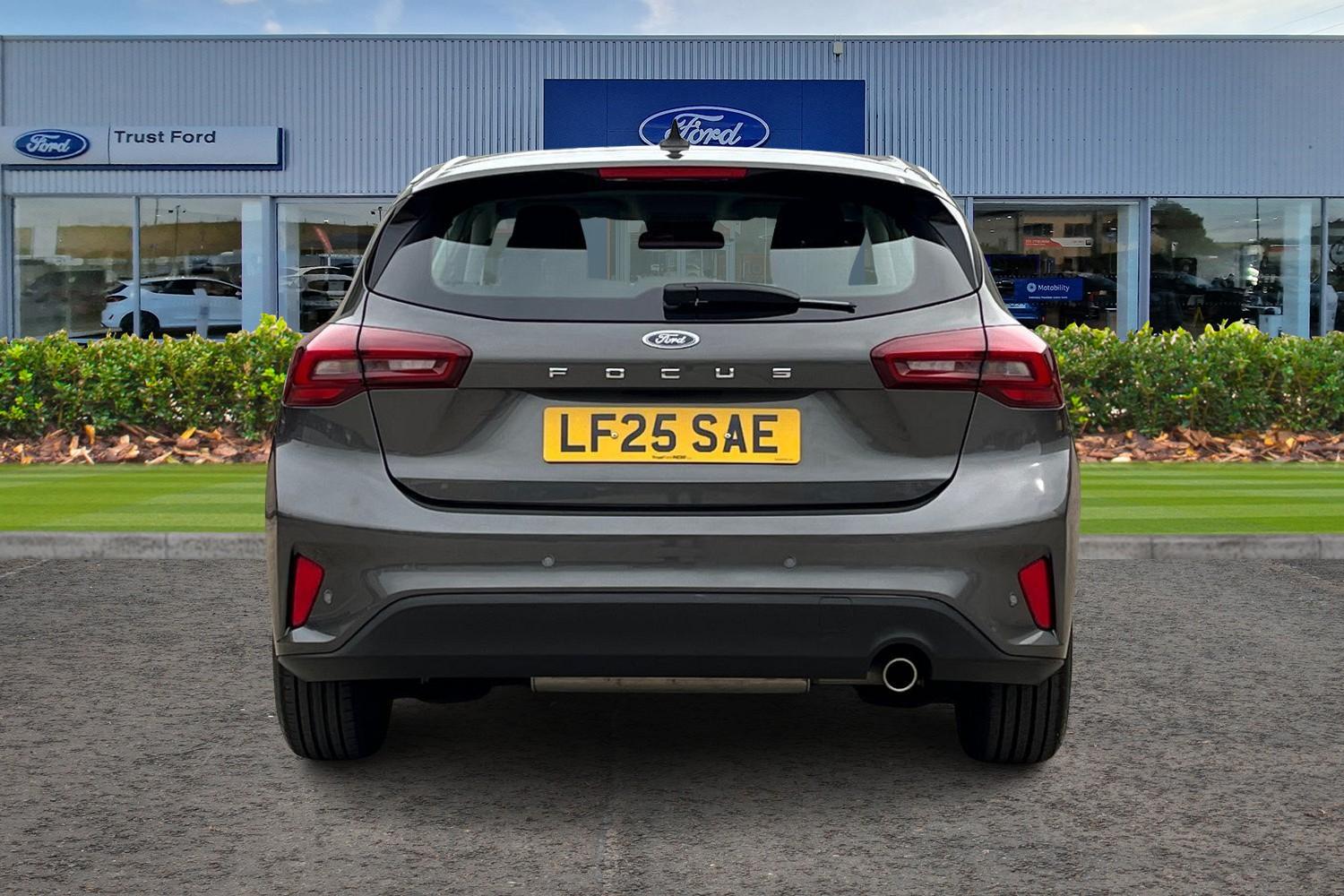 Ford Focus Photo 6