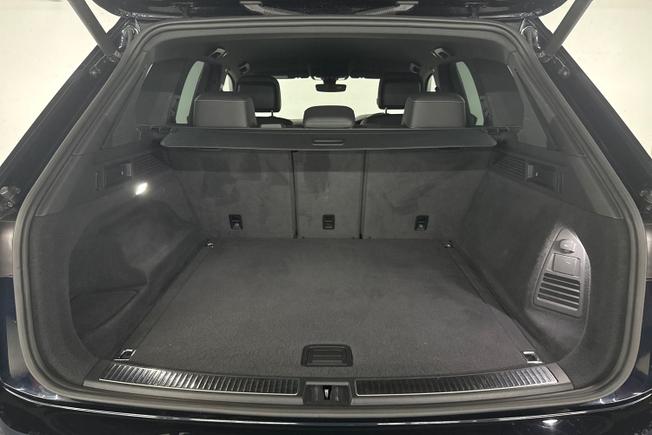 VOLKSWAGEN Touareg Photo 12