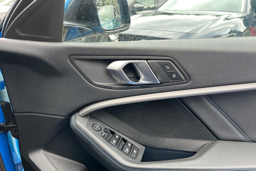 BMW 1 SERIES Photo autoimg-0a46a95173d4aa0dd29278edc248bdd2c74fa96b.jpg
