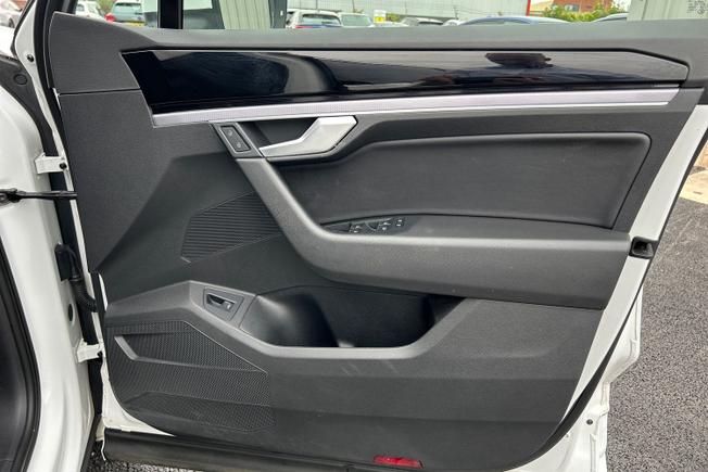 VOLKSWAGEN Touareg Photo 49