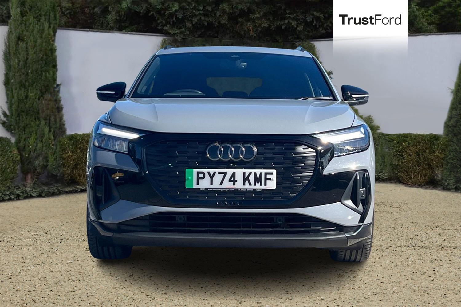 Audi Q4 e-tron Photo 5
