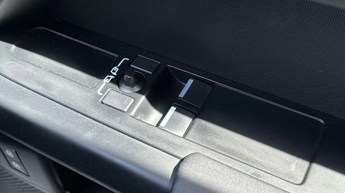 Land Rover Defender Photo autoimg-0a50475e8497291a9a8279d3e6894d50b67c7113.jpg