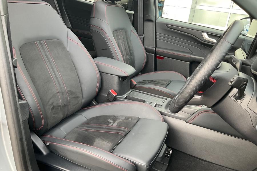 Ford Kuga Photo autoimg-0a5797f2cd8bdddb9721b7eab13b83c25ae68b37.jpg