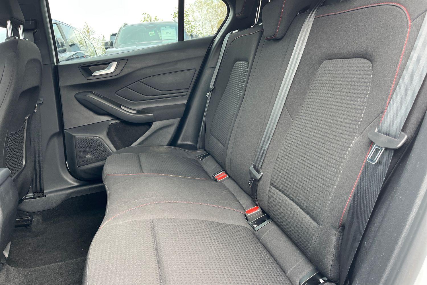 Ford FOCUS Photo 19