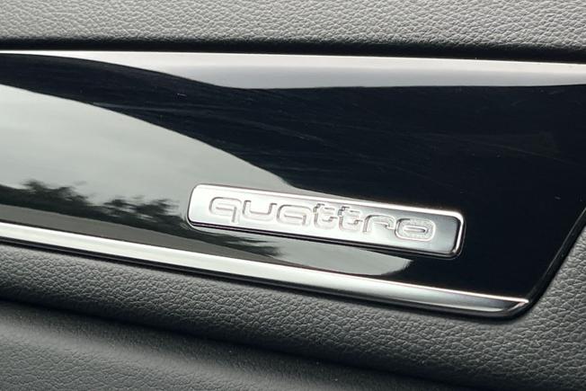 AUDI Q3 Photo 32