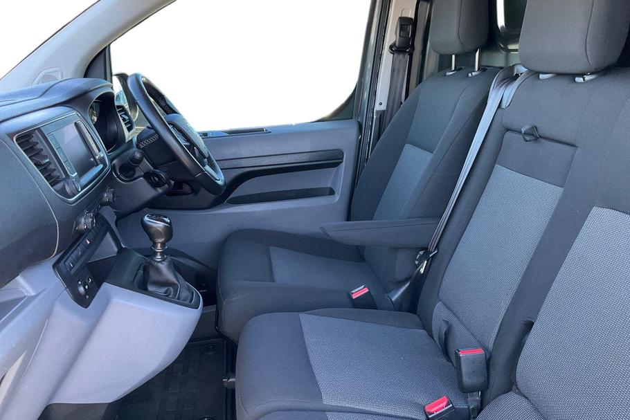 Used VAUXHALL VIVARO EA72JCZ 9