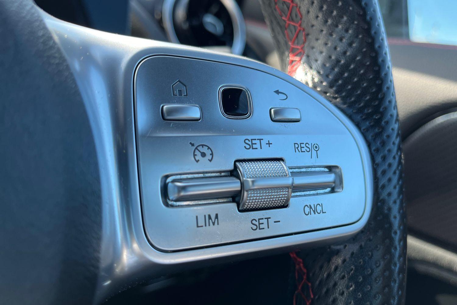 Mercedes-Benz GLA Photo 27