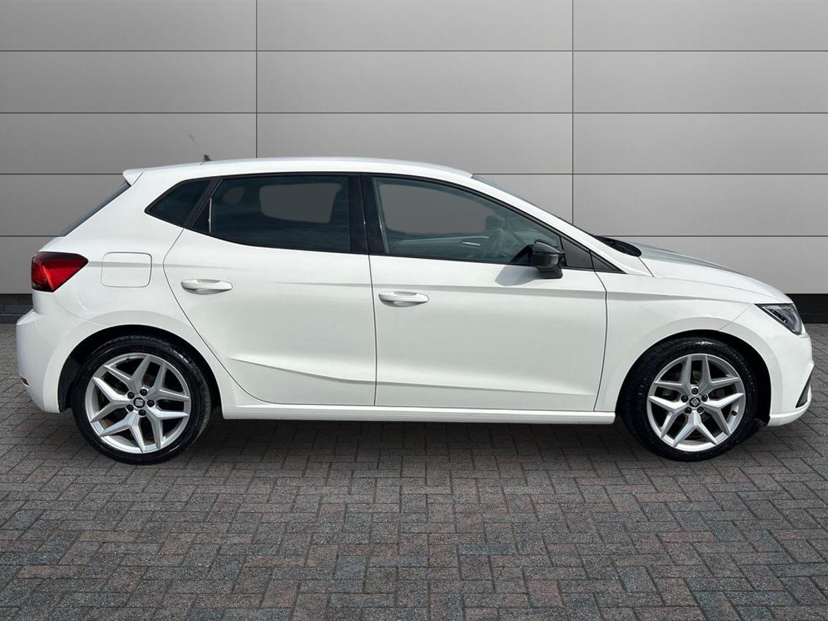 SEAT Ibiza Photo 4