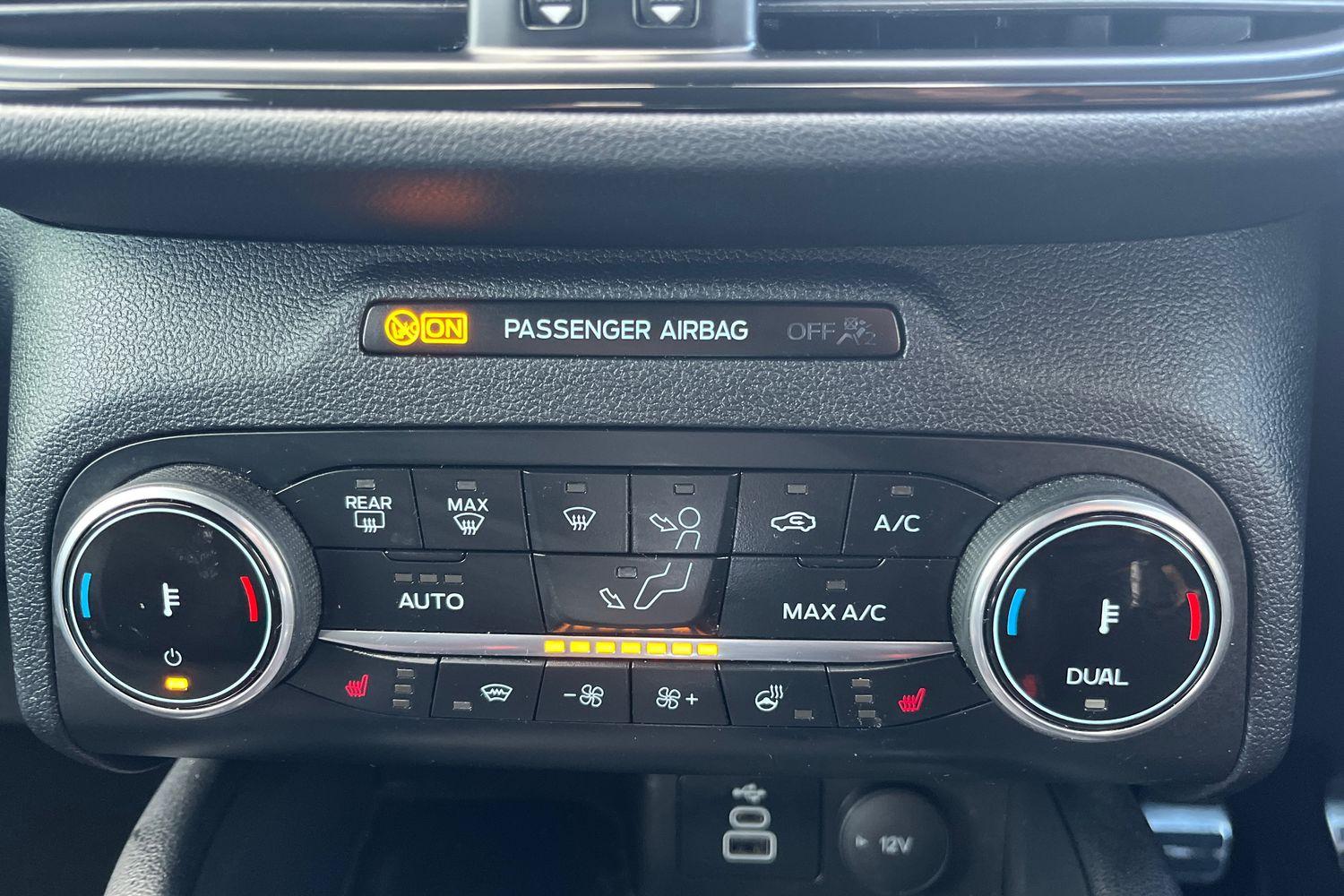 Ford KUGA Photo 35
