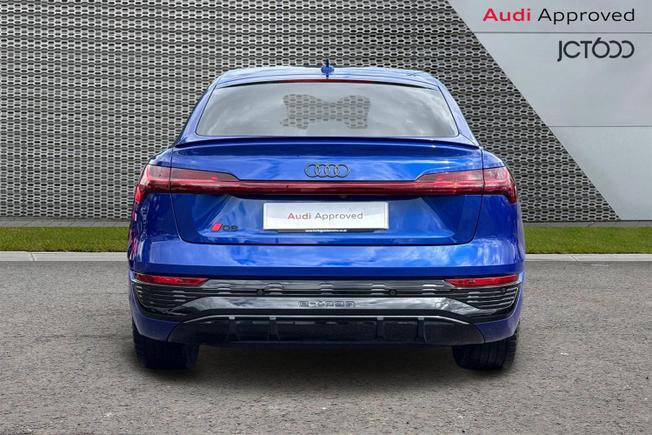 AUDI Q8 E-Tron Photo 7