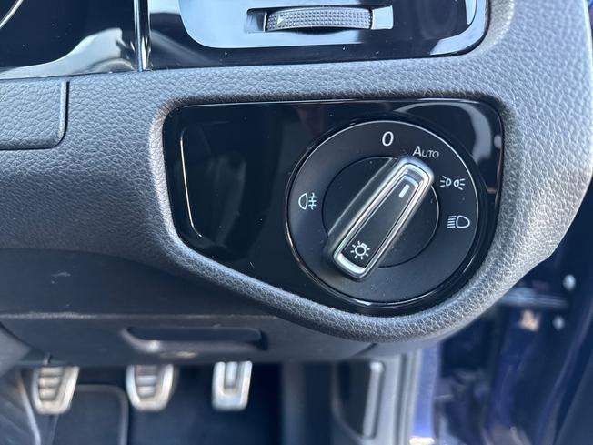 VOLKSWAGEN Golf Photo 28