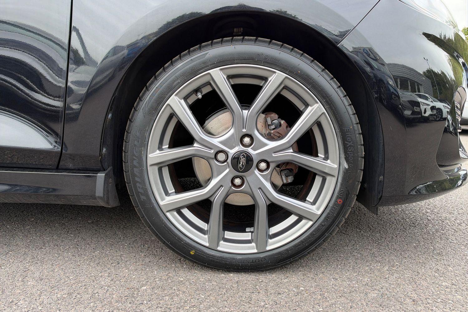 Ford FIESTA Photo 7