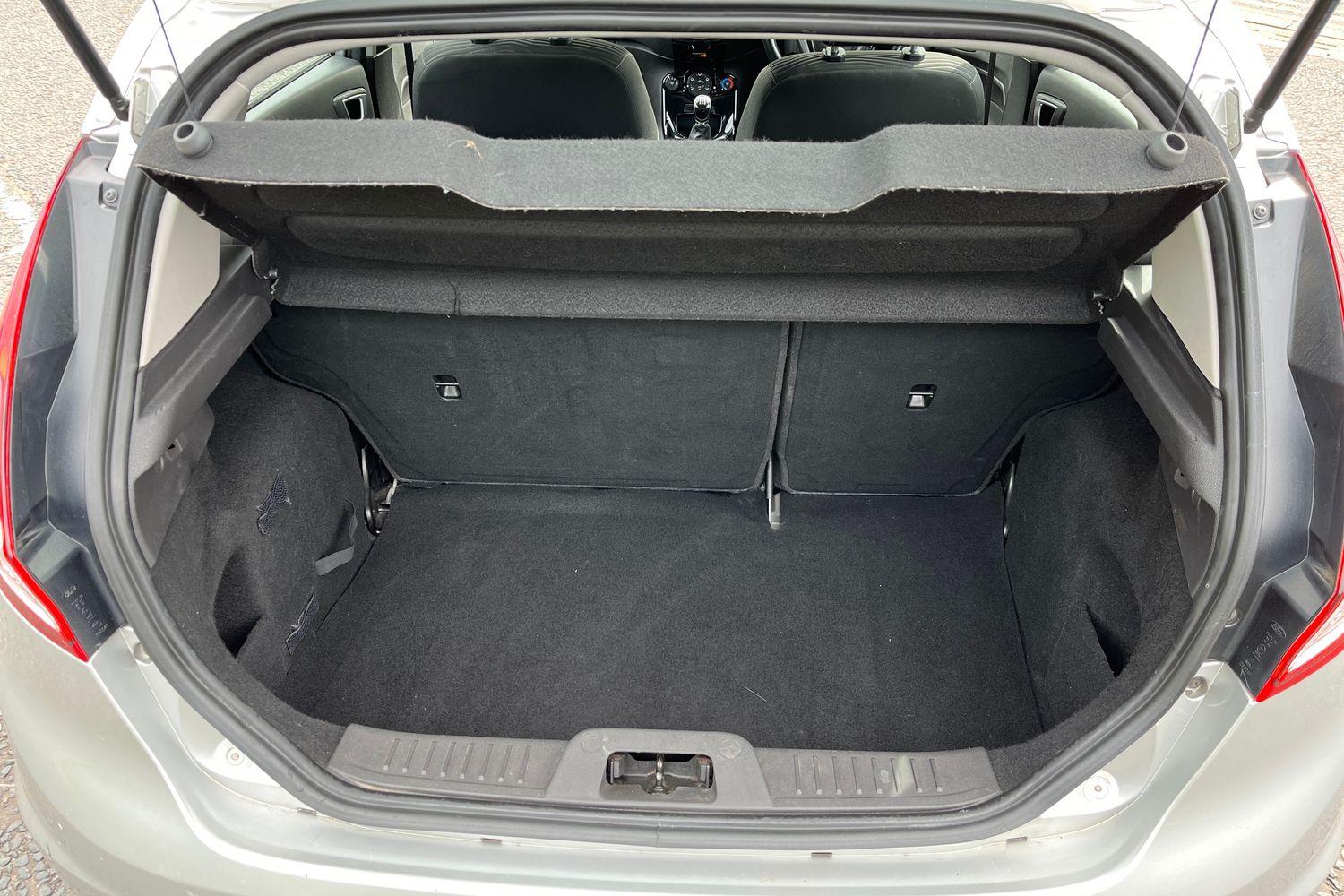 Ford FIESTA Photo 20