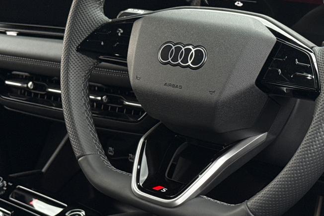 AUDI A6 E-Tron Avant Photo 38