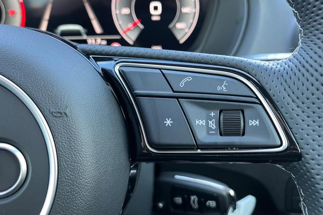 AUDI  Q2  Photo 17