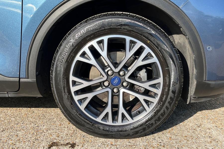 Ford KUGA Photo autoimg-0a7b23f7f7eba5906e1a3b92746f659a8861ff29.jpg