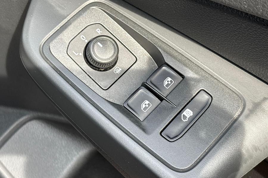 Ford TRANSIT CONNECT Photo autoimg-0a838b1a890e35a00e05fb79e0f2777bdd041f7a.jpg
