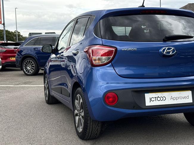 HYUNDAI i10 Photo 28