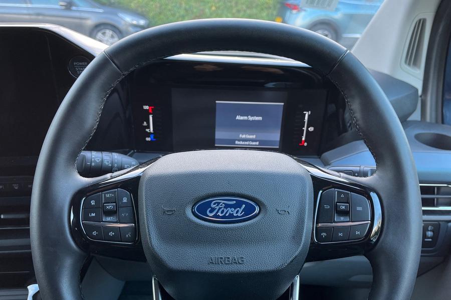 Ford Tourneo Custom Photo autoimg-0a8d7f362410815602001aa0d1b0a2901d9aa980.jpg