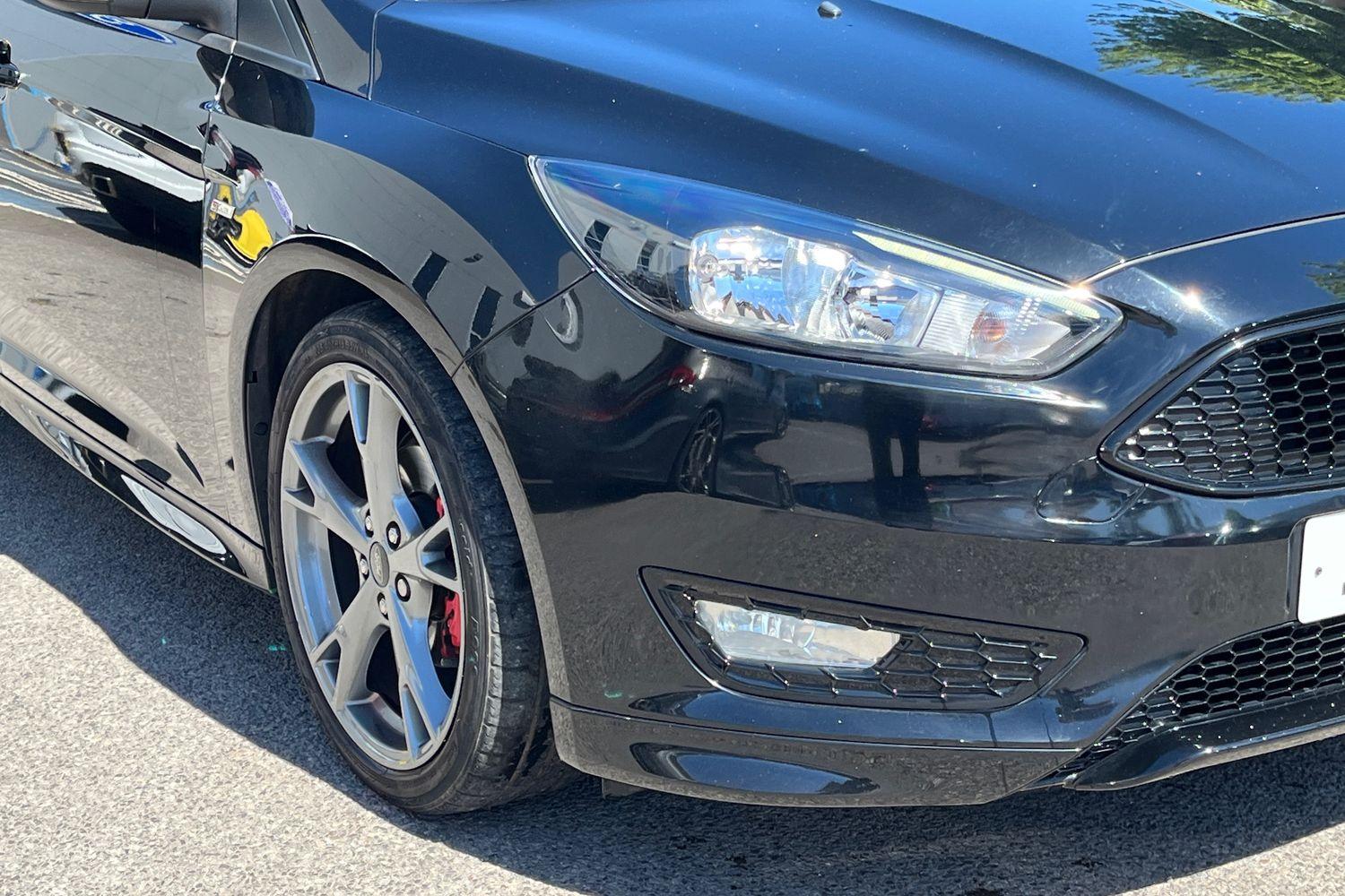 Ford FOCUS Photo 26