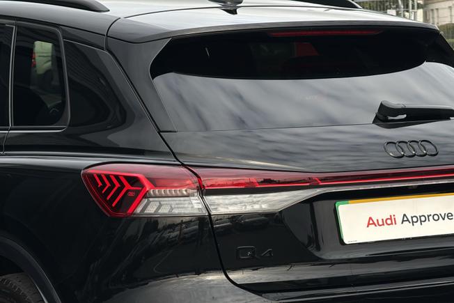 Audi Q4 e-tron Photo 49