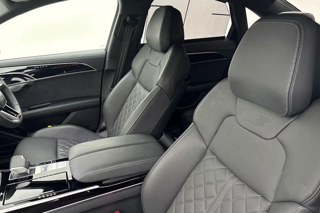 Audi A8 Photo 30