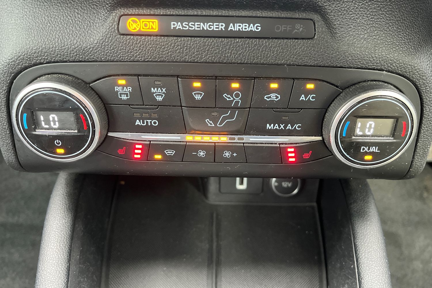 Ford FOCUS Photo 29