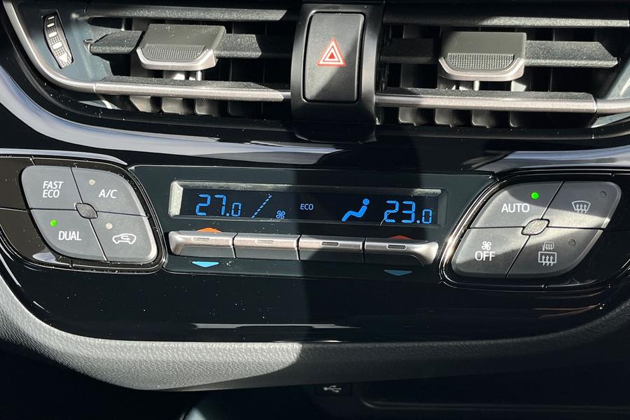Toyota C-HR Photo autoimg-0a9bdfaa17dab72c0e80af05dbb0b16856fc9878.jpg