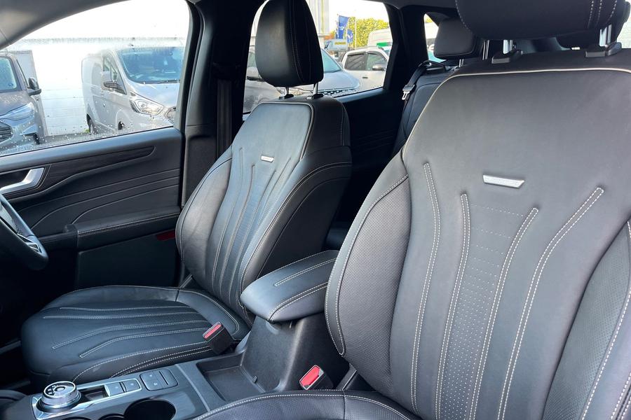 Ford Kuga Photo autoimg-0aa05b5f153cf6fc0931f26753ff8d0e95c19cbf.jpg