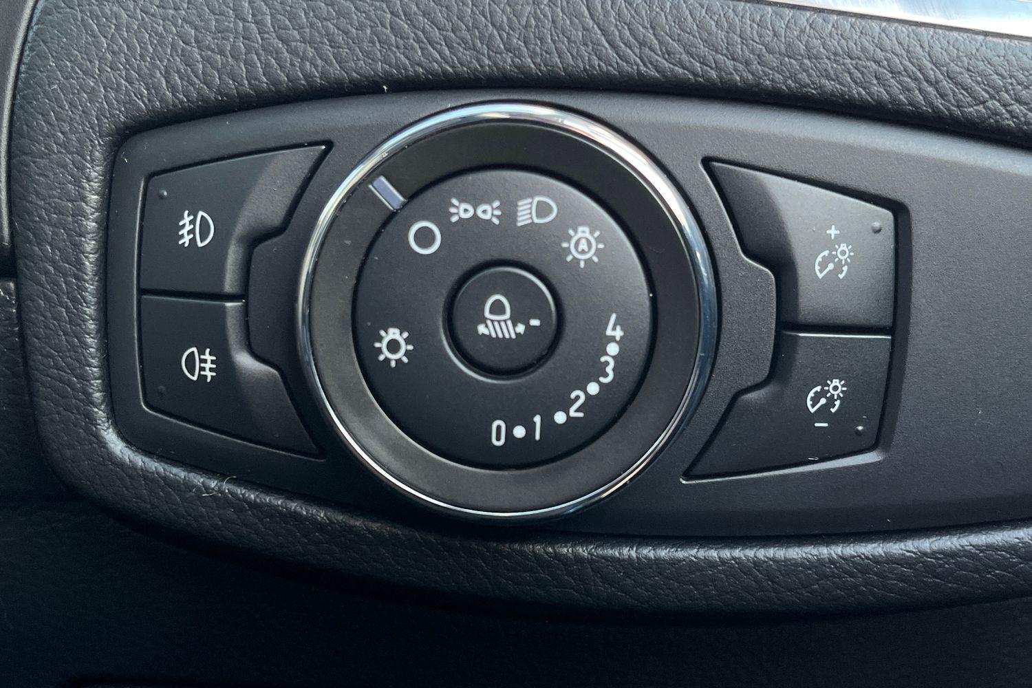 Ford GALAXY Photo 22