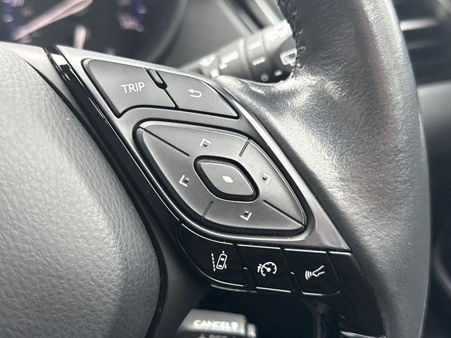 TOYOTA C-Hr Photo 17