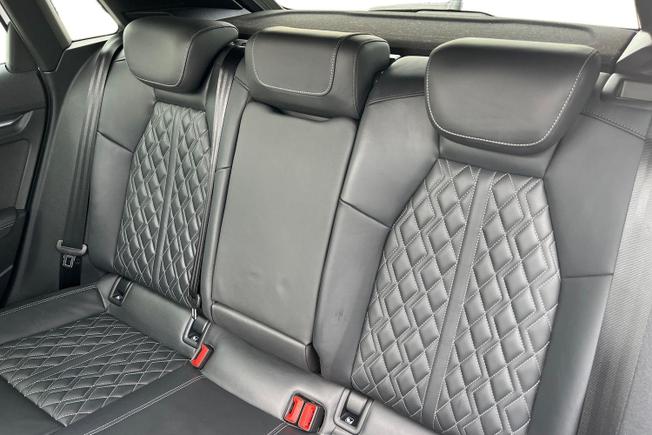 AUDI S3 Photo 9