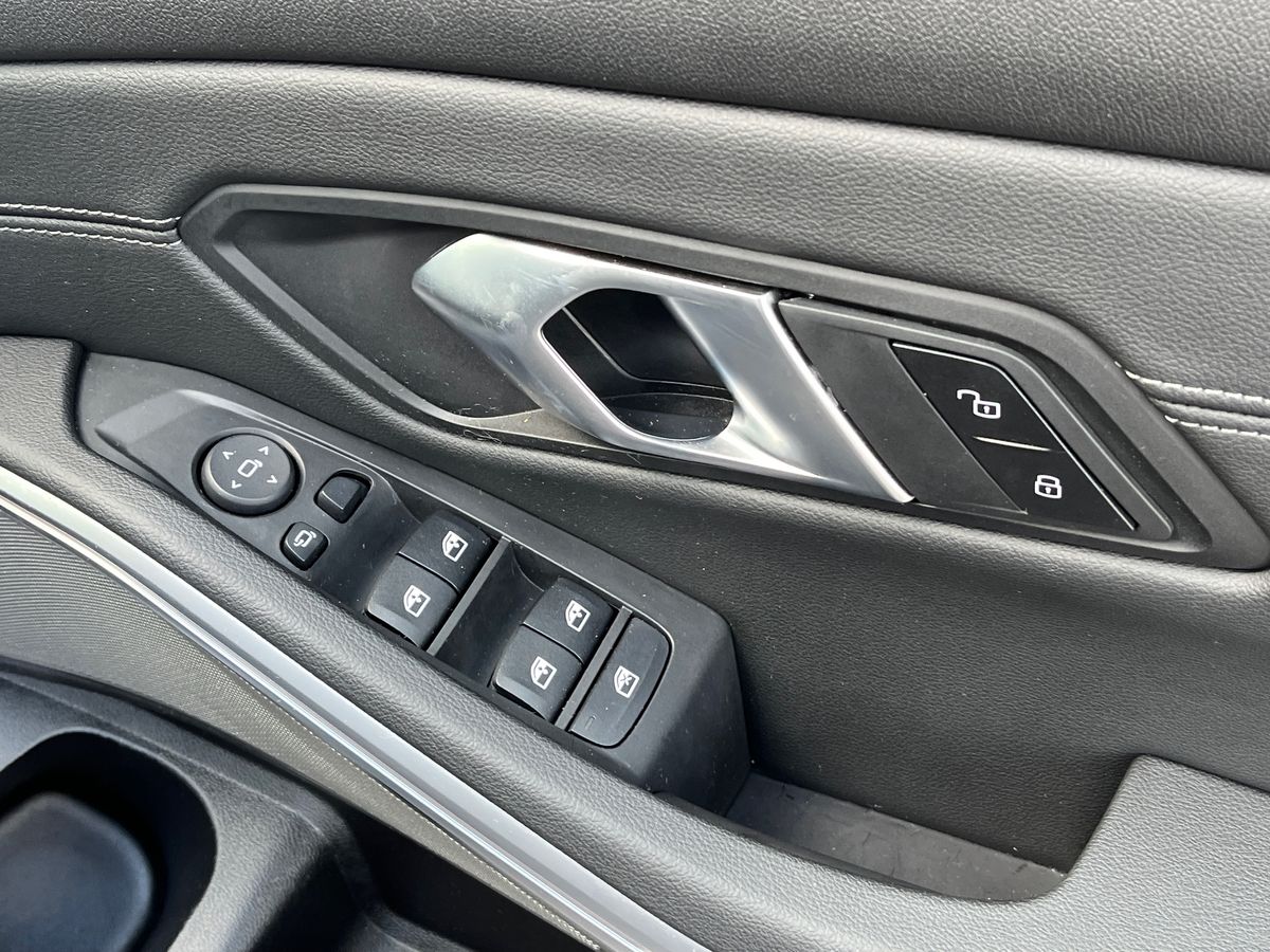 BMW 3 Series Photo 30