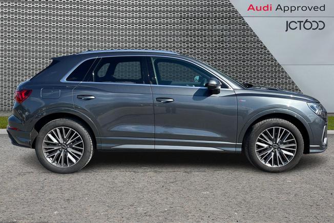 AUDI Q3 Photo 4