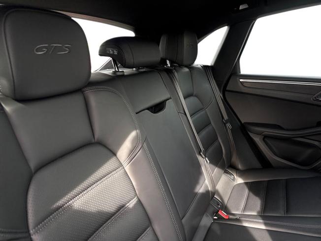 PORSCHE Macan Photo 9