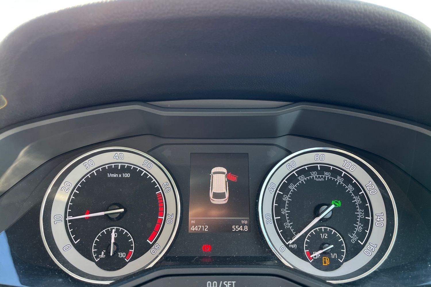 Skoda SUPERB Photo 12