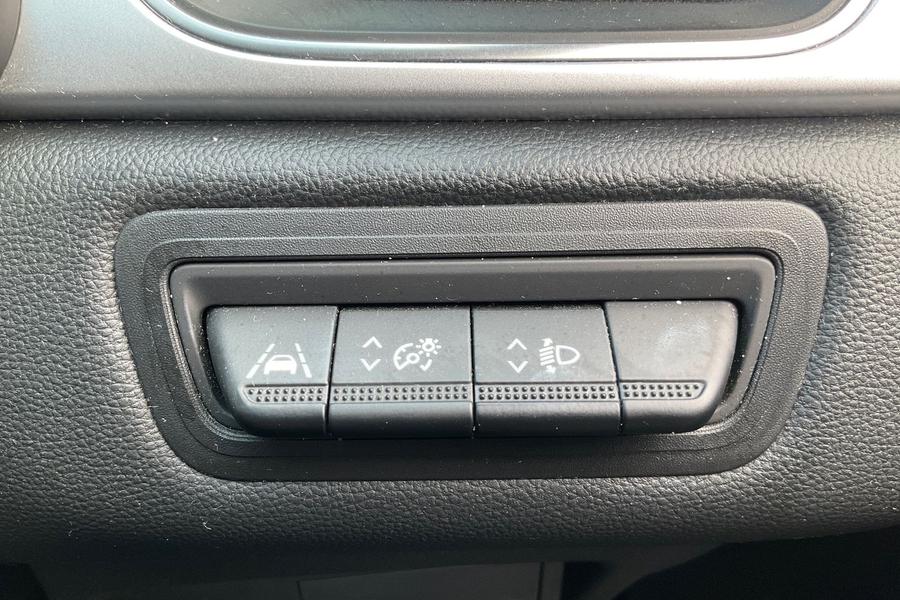 Renault CAPTUR Photo autoimg-0ab6d5af9bab7e7c745b4e323e392318bd272324.jpg
