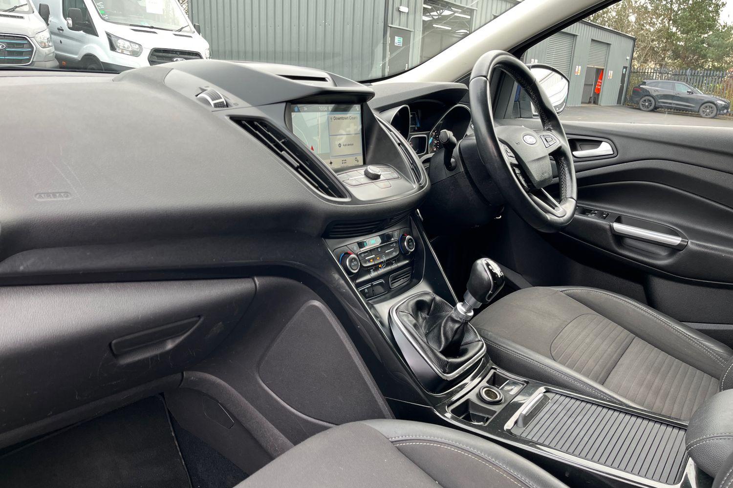 Ford KUGA Photo 17