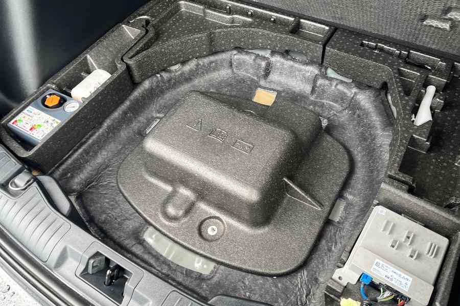 Ford KUGA Photo autoimg-0abb4c5ffa602834c9179276154a1033d7fdc71b.jpg